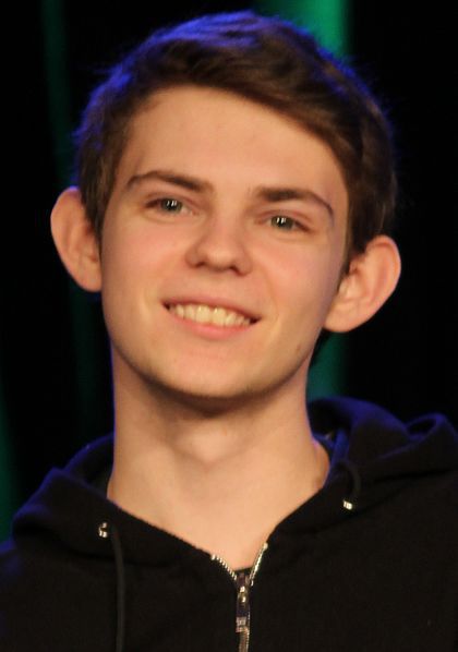 Robbie Kay S New Haircut Updated August 2021